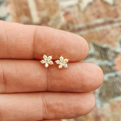 gold flower stud earrings